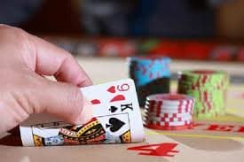 jilievi ပလက်ဖောင်း တွင် မြန်မာကစားသူများ Slots နှင့် Live Casino ကစားနေသော မြင်ကွင်း